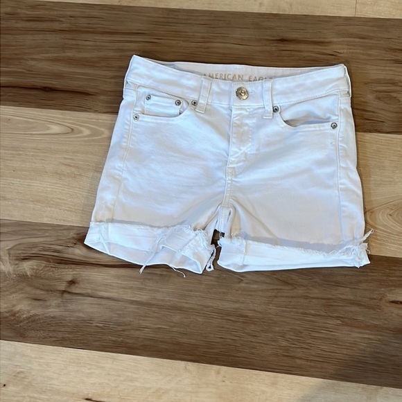 American eagle super stretch shorts. Size 0 - Picture 2 of 6